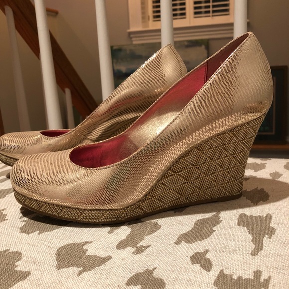 Lilly Pulitzer Shoes - Lilly Pulitzer Gold Wedges